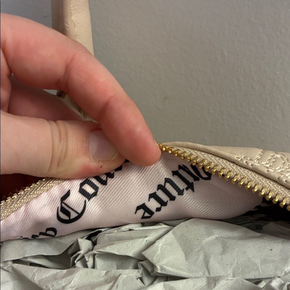 NWT 💖 Juicy Couture Quilted Beige Satchel with Pearl Accent - Picture 8 of 8
